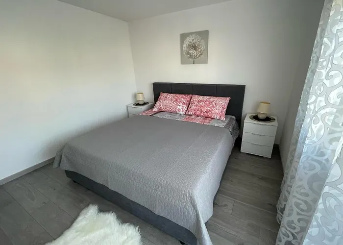 Elvira Apartman Krk Town