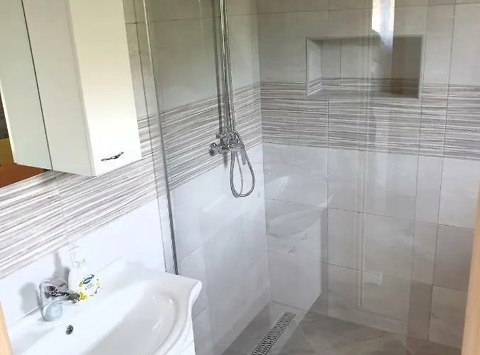 Elvira Apartman *