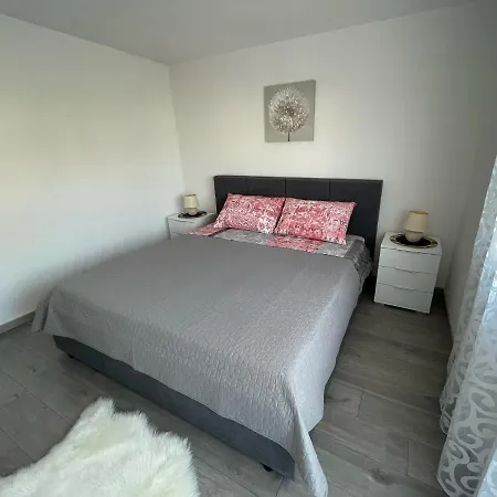 Elvira Apartman Krk Town