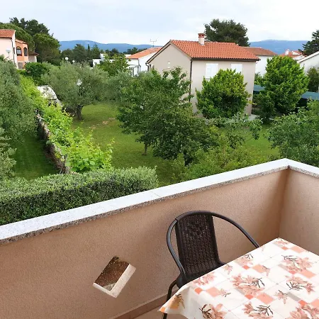 Apartment Elvira *